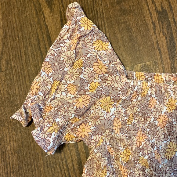 Faithfull The Brand floral smocked crop top - Picture 2 of 7